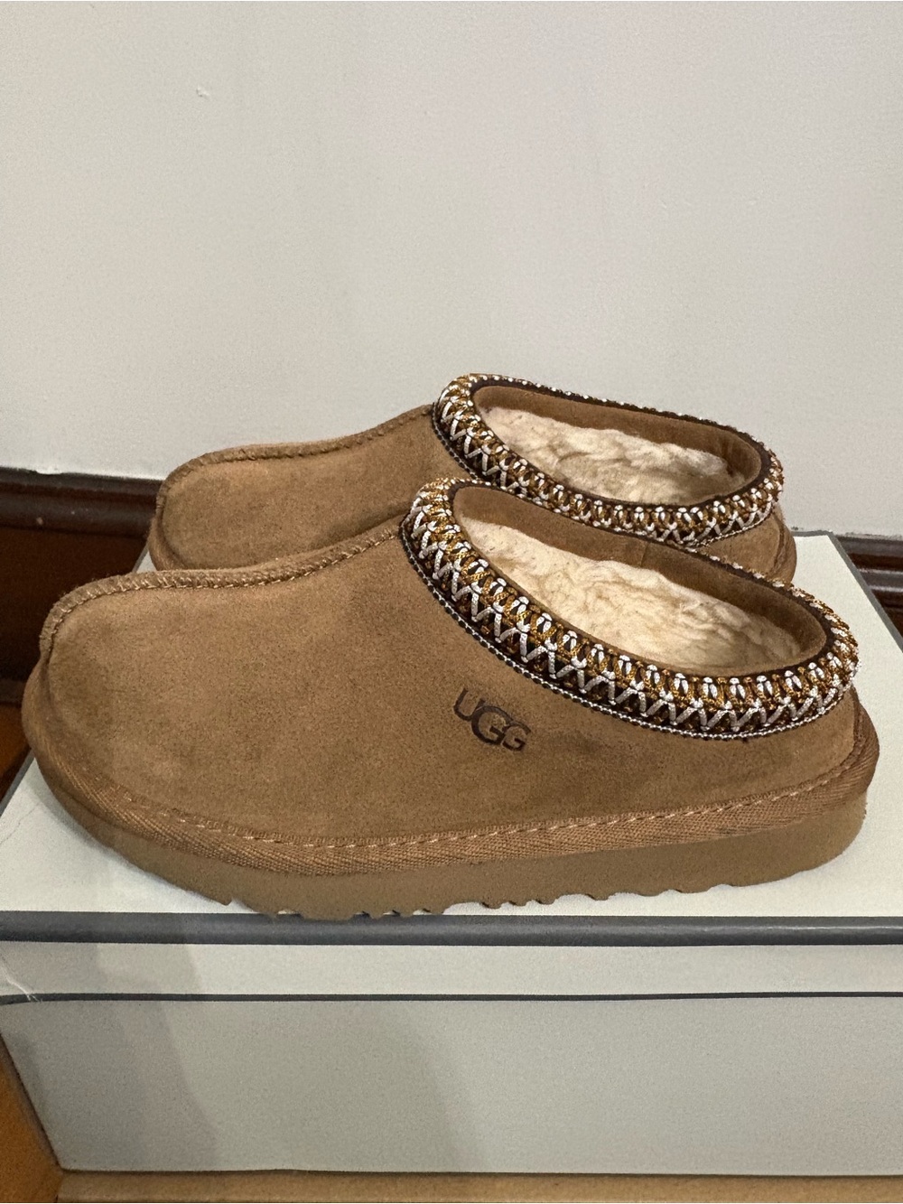 UGG Kids Chestnut Suede Shearling Slip-On Slippers with Braided Trim